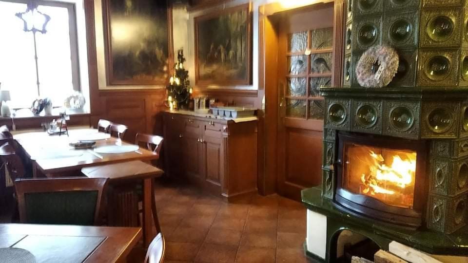 Malá Svatá Hora - penzion&restaurace Mníšek pod Brdy Exterior foto