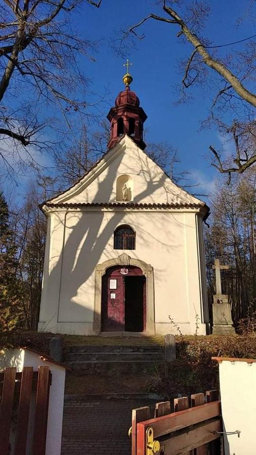 Malá Svatá Hora - penzion&restaurace Mníšek pod Brdy Exterior foto